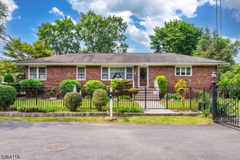 Photo of 27 Colville Rd, Wayne, NJ 07470 (MLS # 3993954)