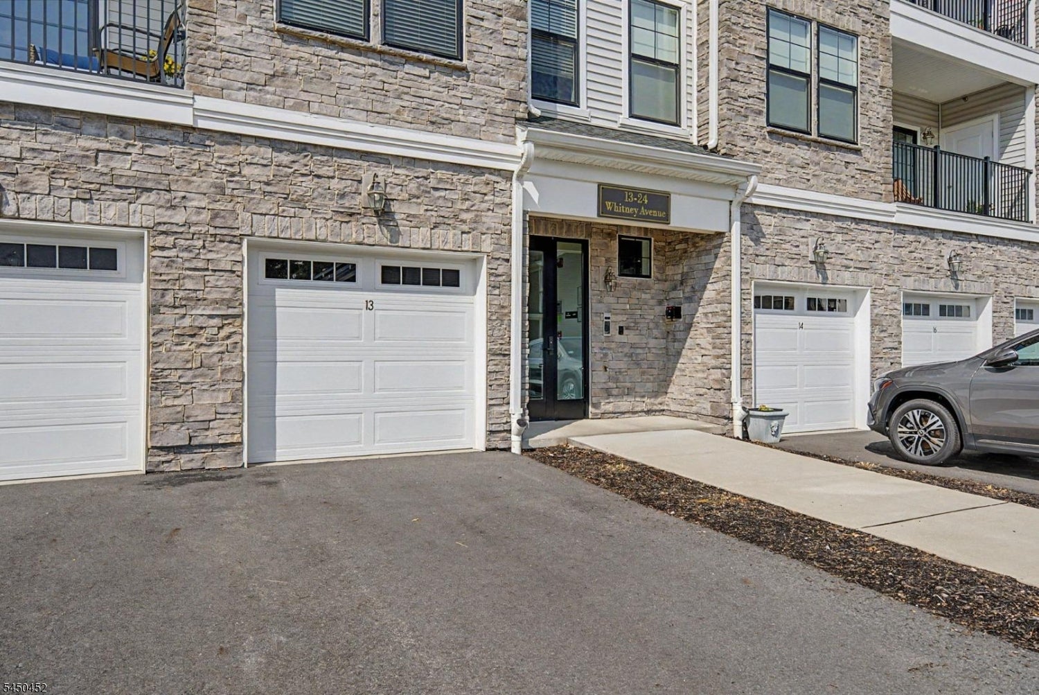 13 Whitney Ave 13