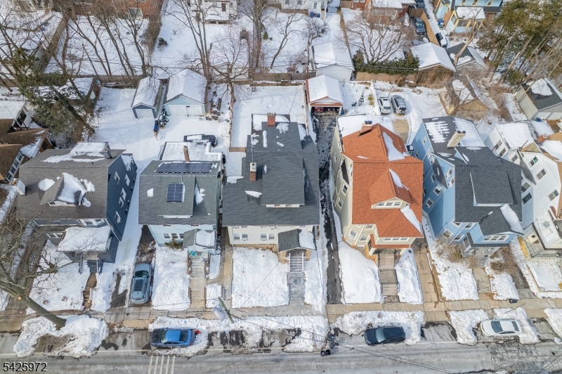 19 Montrose St