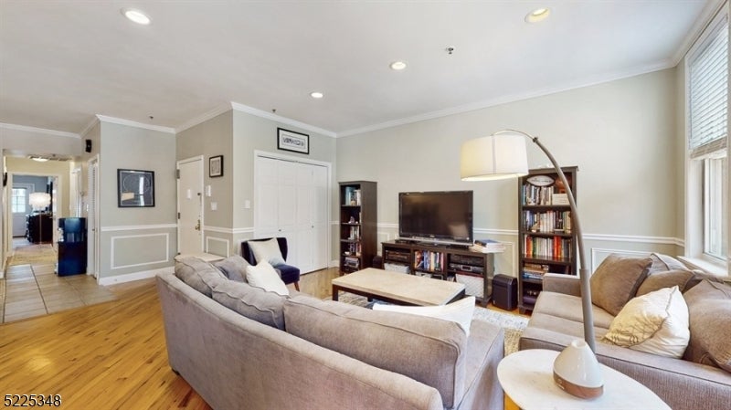 523 Monroe St 2
