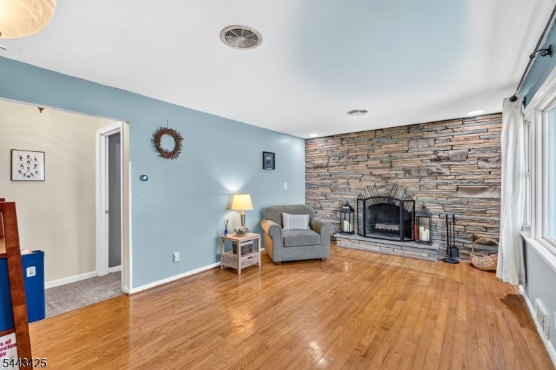 29 Lynn Ave