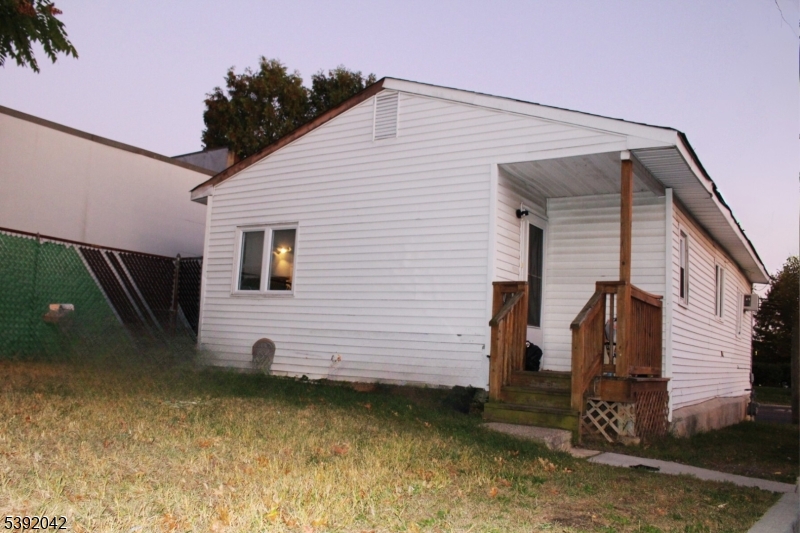 2282 Springfield Ave