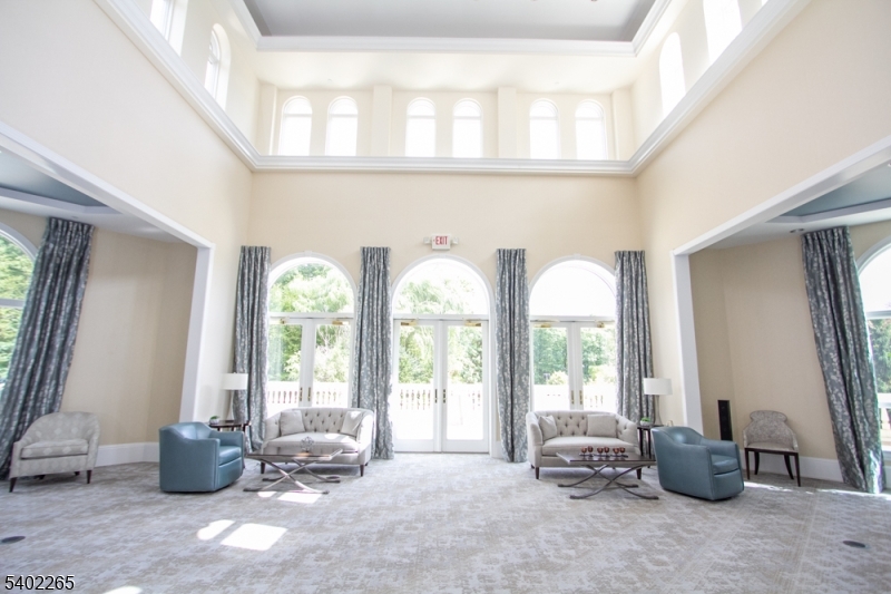 2201 Franklin Ln 2201