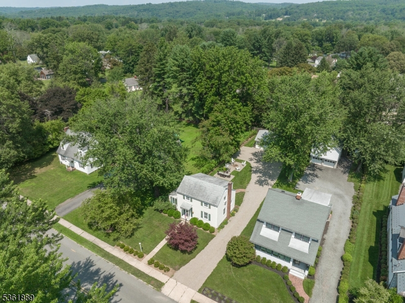 49 W Main St