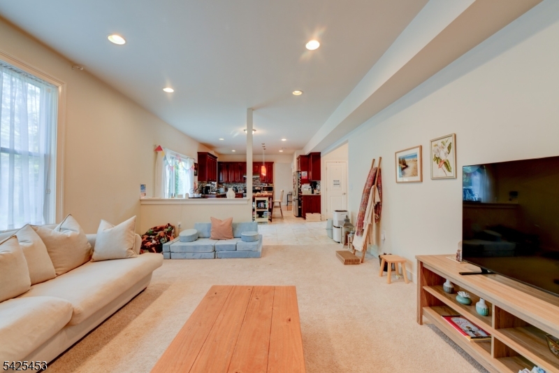 26 Pine Ln