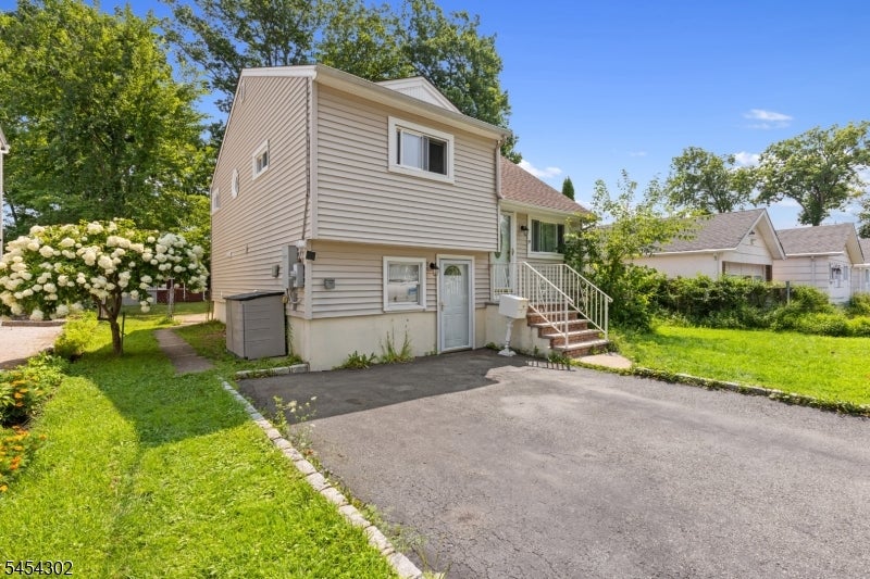 34 Roosevelt Ave