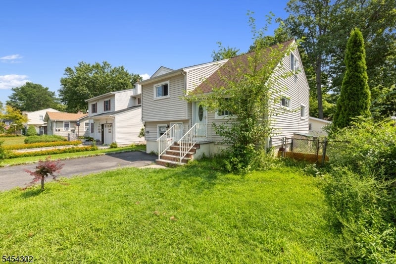 34 Roosevelt Ave