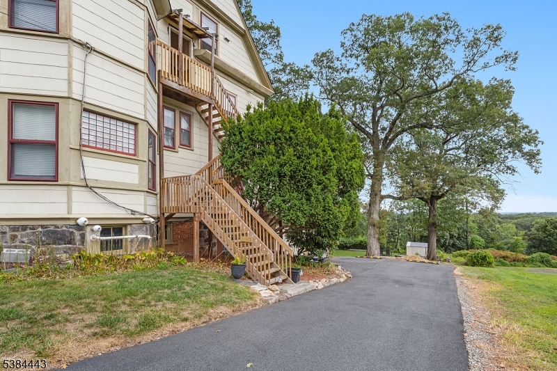 412 Morris Ave 2