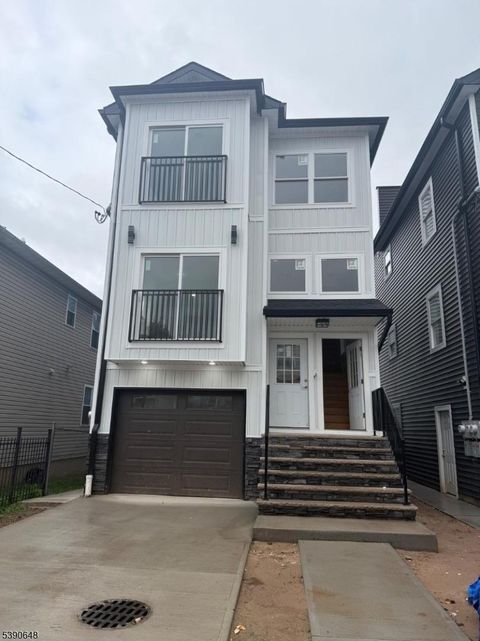 44 Milford Ave Newark City NJ 07108