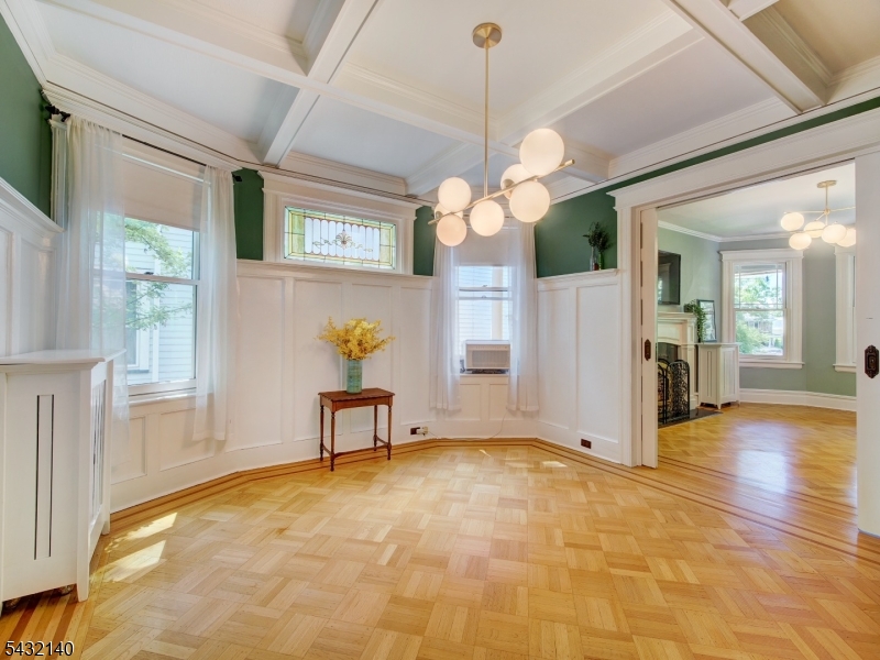 521 Belleville Ave