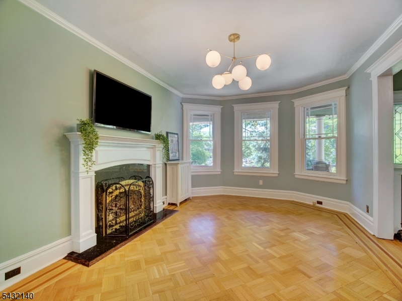 521 Belleville Ave