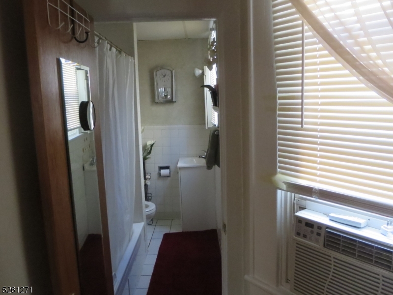 90-92 W. Lincoln Avenue