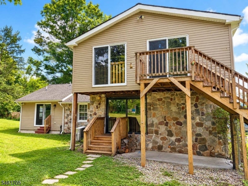22 Mohican Rd