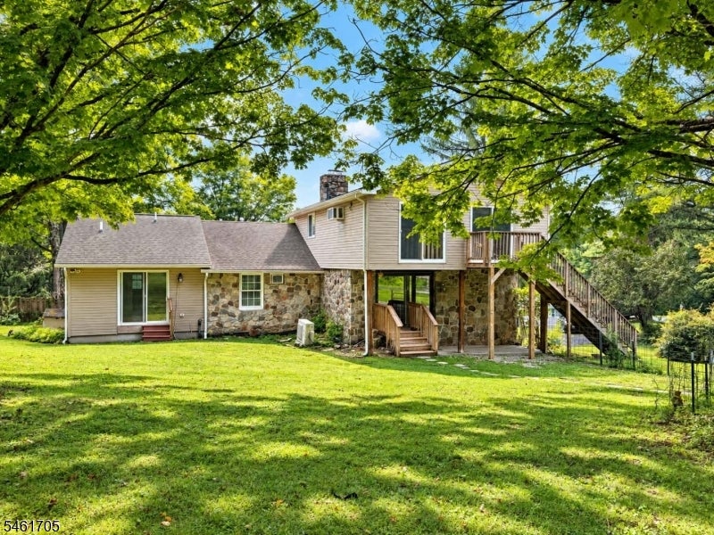 22 Mohican Rd