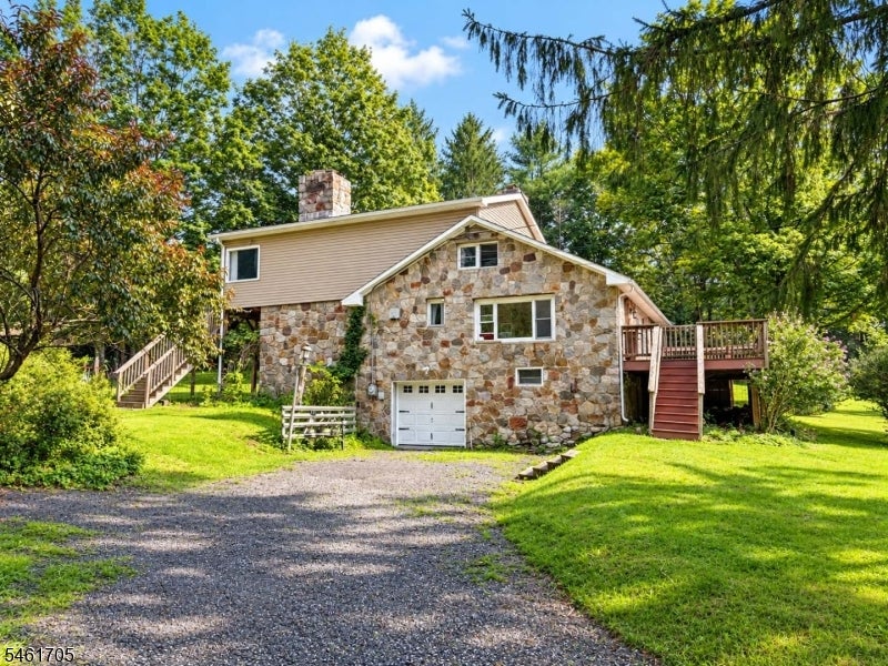 22 Mohican Rd
