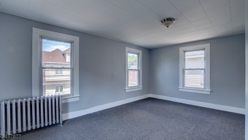 195 Pulaski Ave