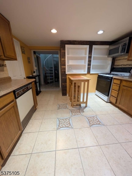 449 Taft Ave