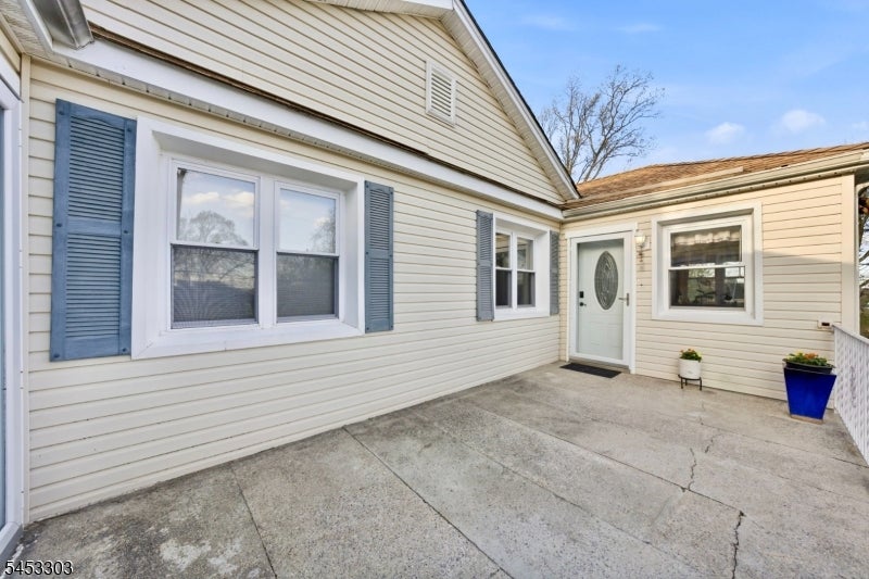 7 Valley Rd A