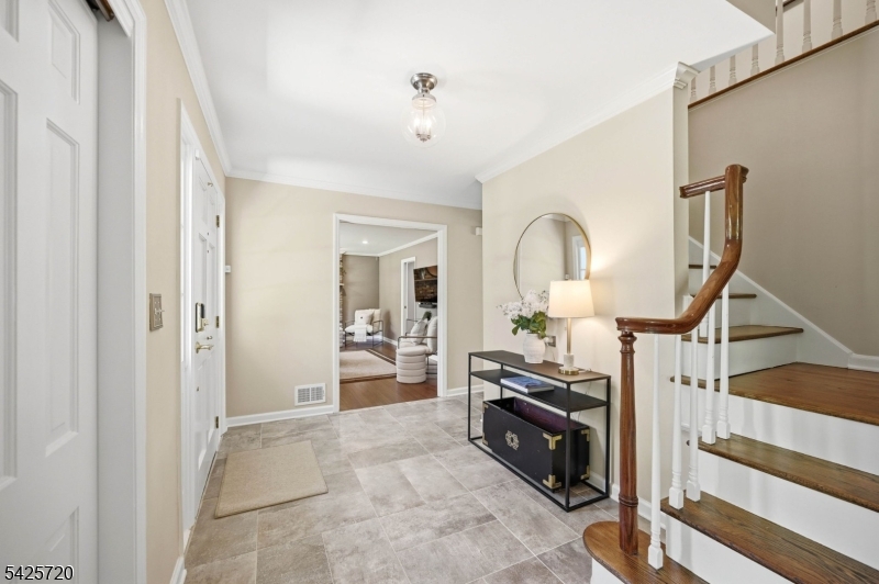 60 Hendricks Dr