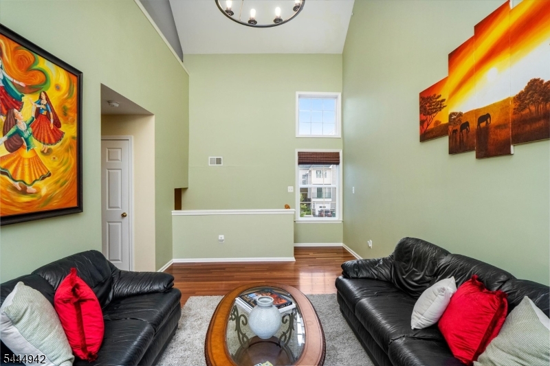 1223 Rhoads Dr