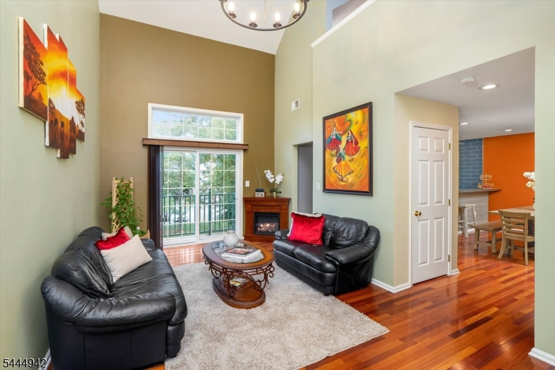 1223 Rhoads Dr