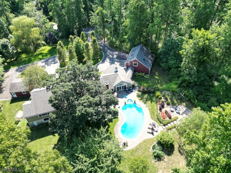 106 Colonial Dr