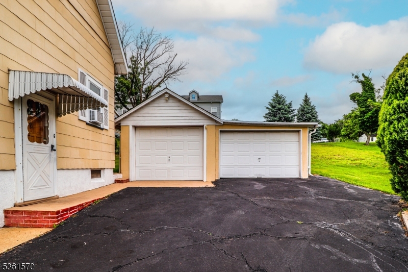1107 River Rd