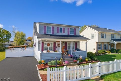 Photo of 1315 Gress St, Manville, NJ 08835 (MLS # 3993726)