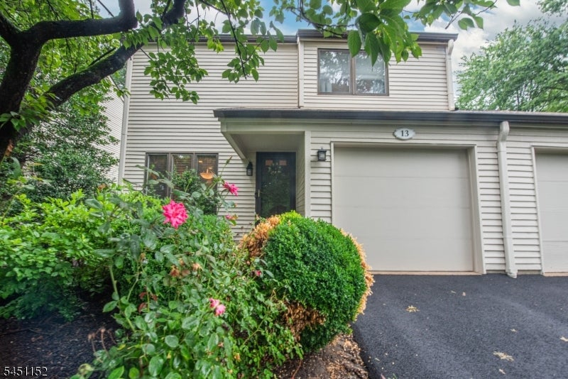 13 Stonegate Dr