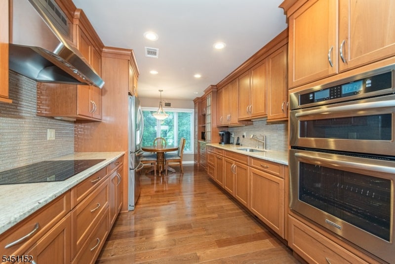 13 Stonegate Dr