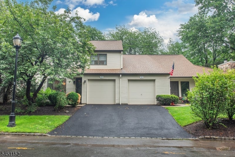 13 Stonegate Dr