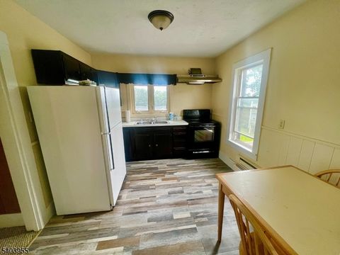 19 Old Hackettstown Rd Allamuchy Twp. NJ 07840