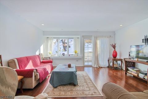 180 Marion Dr West Orange Twp. NJ 07052