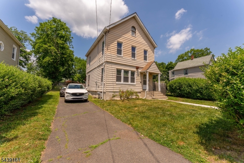 1132 W 3Rd St