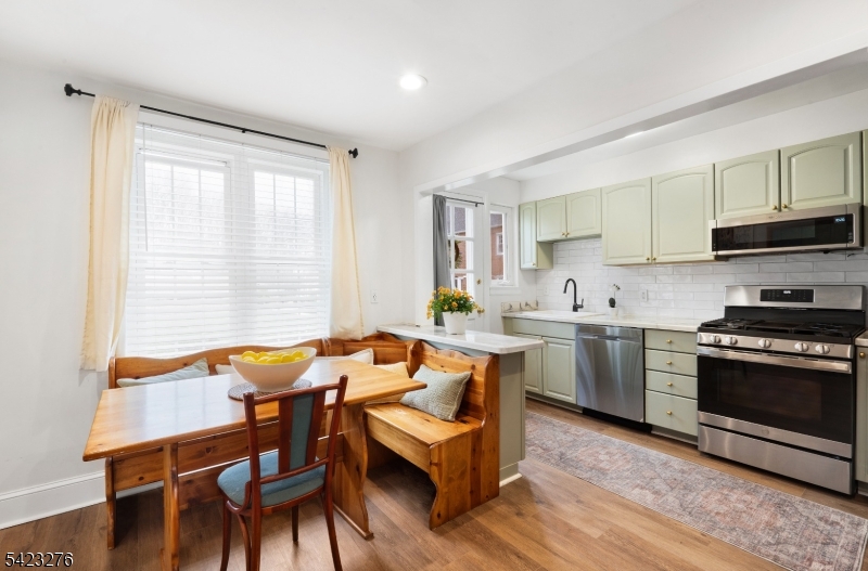 15 A Parkway Village