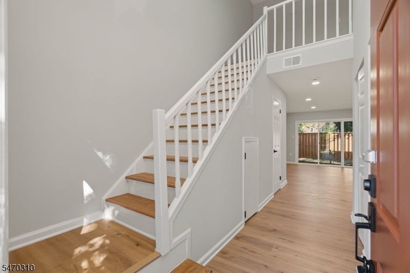 48 Nottingham Way