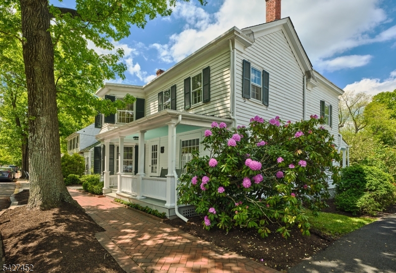 73 N Main St