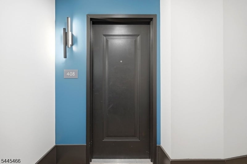 175 Morris St 408