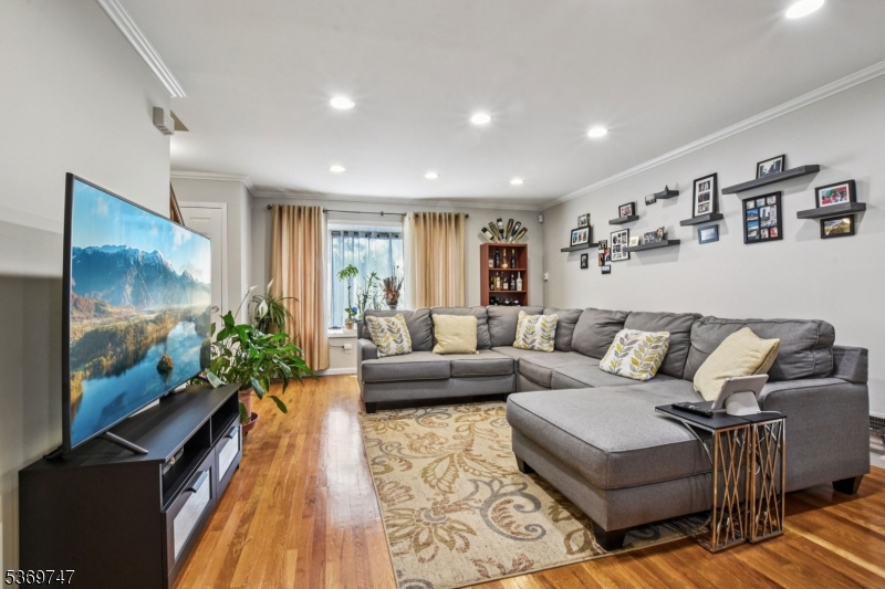 201 Watchung Ave 20