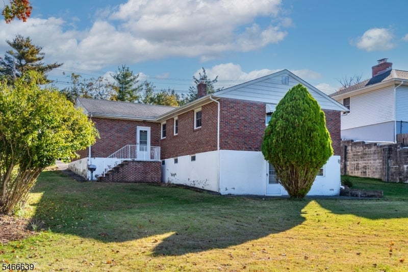 823 Alps Rd