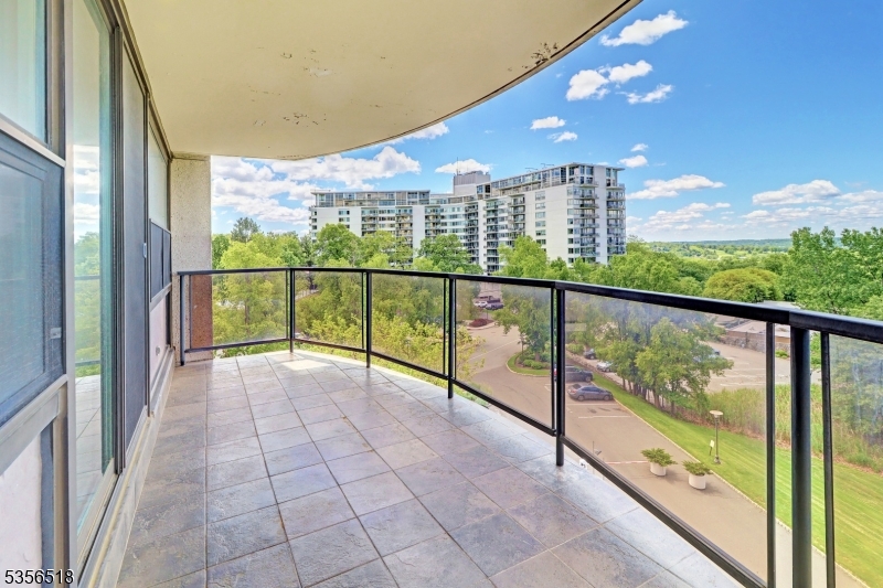 2 Claridge Dr, 3LW