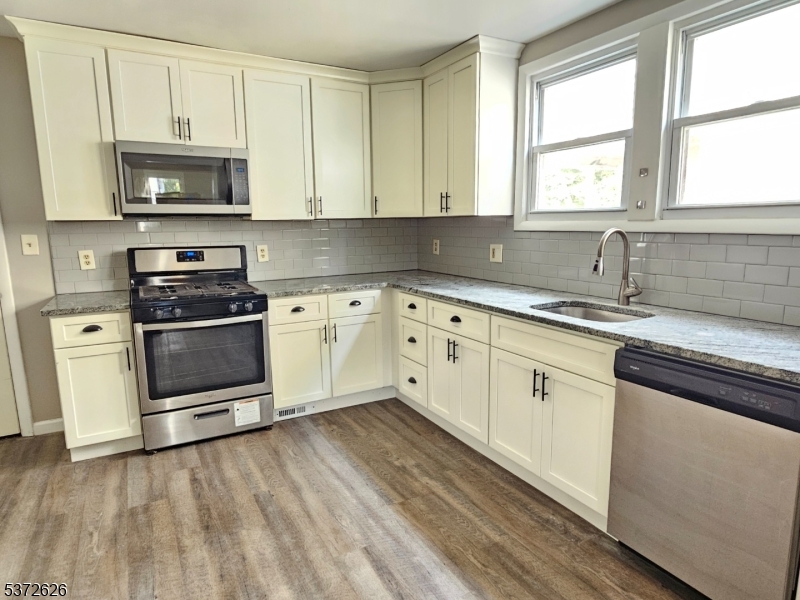 3 Thompson St Unit B