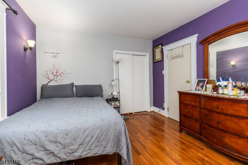 54 Bedford Ave