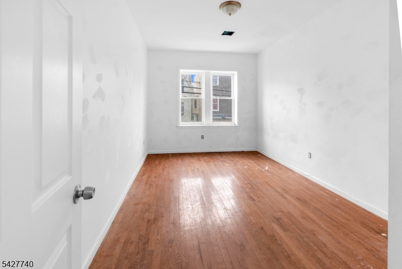 173 3Rd St