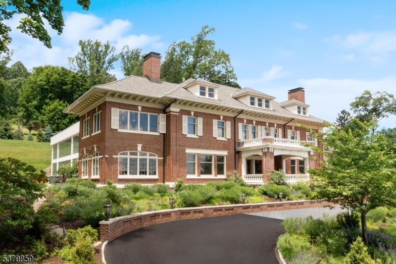 88 SOUTH MOUNTAIN AVENUE