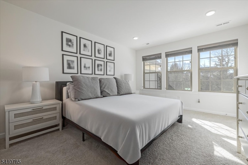 48 Albert Ct