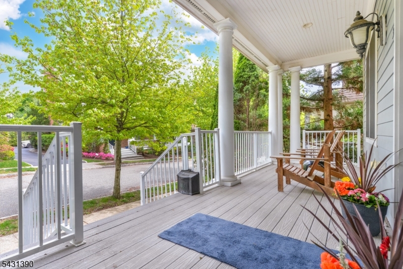 3 Christopher Ct