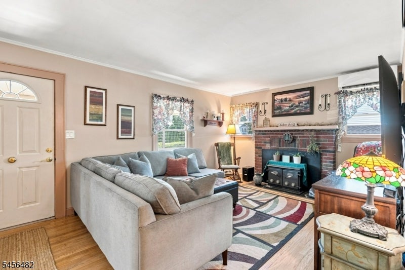 71 Schuyler Ave