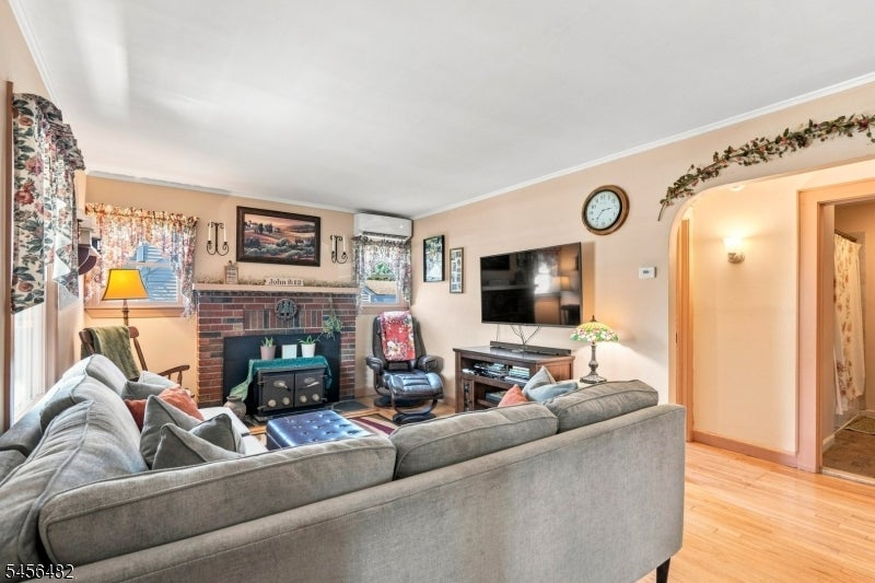 71 Schuyler Ave