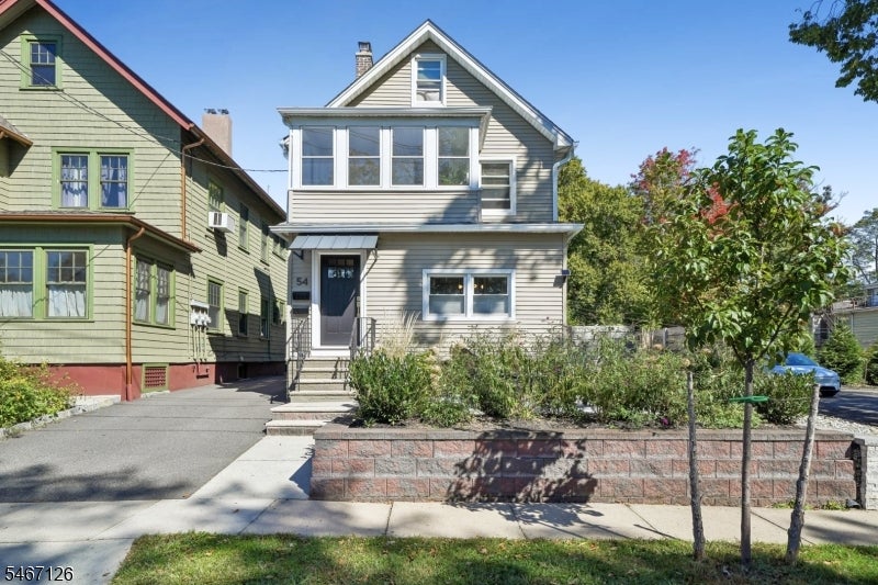 54 Label St